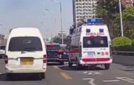私家车、救护车驾驶人因路怒互相别挡 双方均被处罚