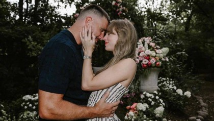 考古|霉霉和35岁橄榄球星订婚，曾拥有87段绯闻和10来个前任的女王这次要修成正果了？