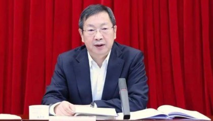 朱芝松，非法收受巨额财物