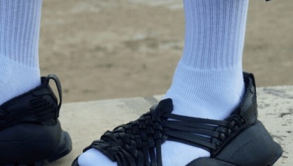 新鞋在墨西哥引发轩然大波惊动墨总统，阿迪达斯道歉