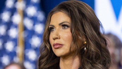 美国土安全部长皮包被偷扒手抓到了！