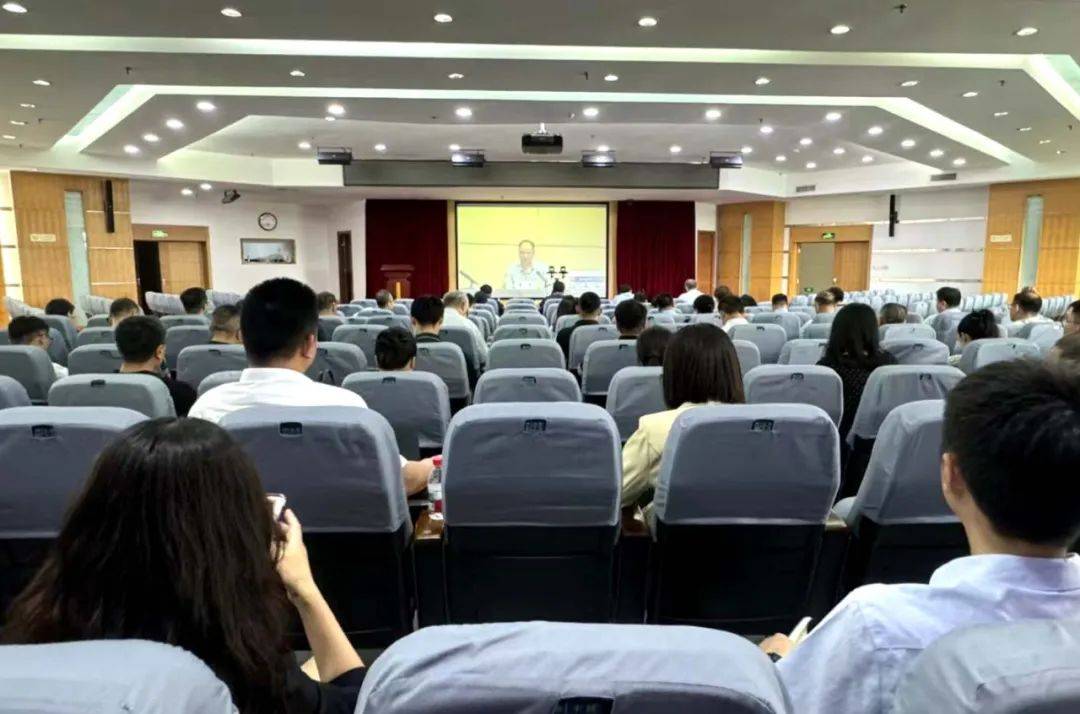 筑牢金融安全防线——经开区开展打击非法金融活动专题培训