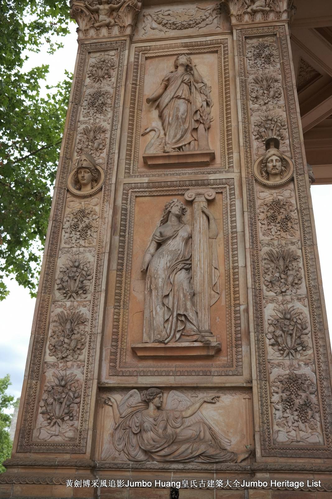 波茨坦温伯格街凯旋门