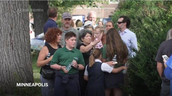 美国发生校园枪击事件致20人死伤 特朗普下令降半旗哀悼