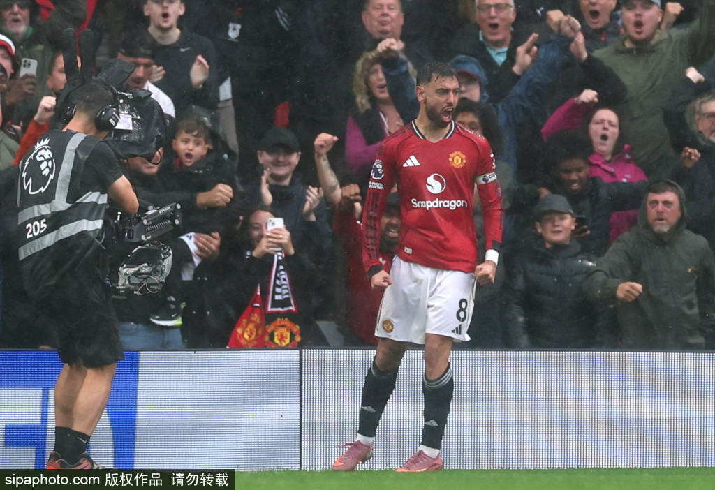 曼联新星库尼亚闪耀全场，费迪南德盛赞其自信气场与球队掌控力